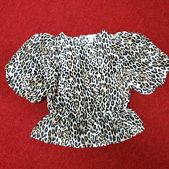 Leopard puff sleeve top - Picture 2 of 9